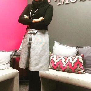 LOFT skirt with bow in the front detail. Size 2.